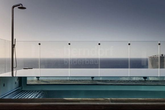 Stainless stainless steel swimming pool