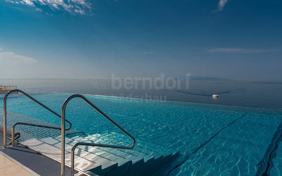 Stainless stainless steel swimming pool